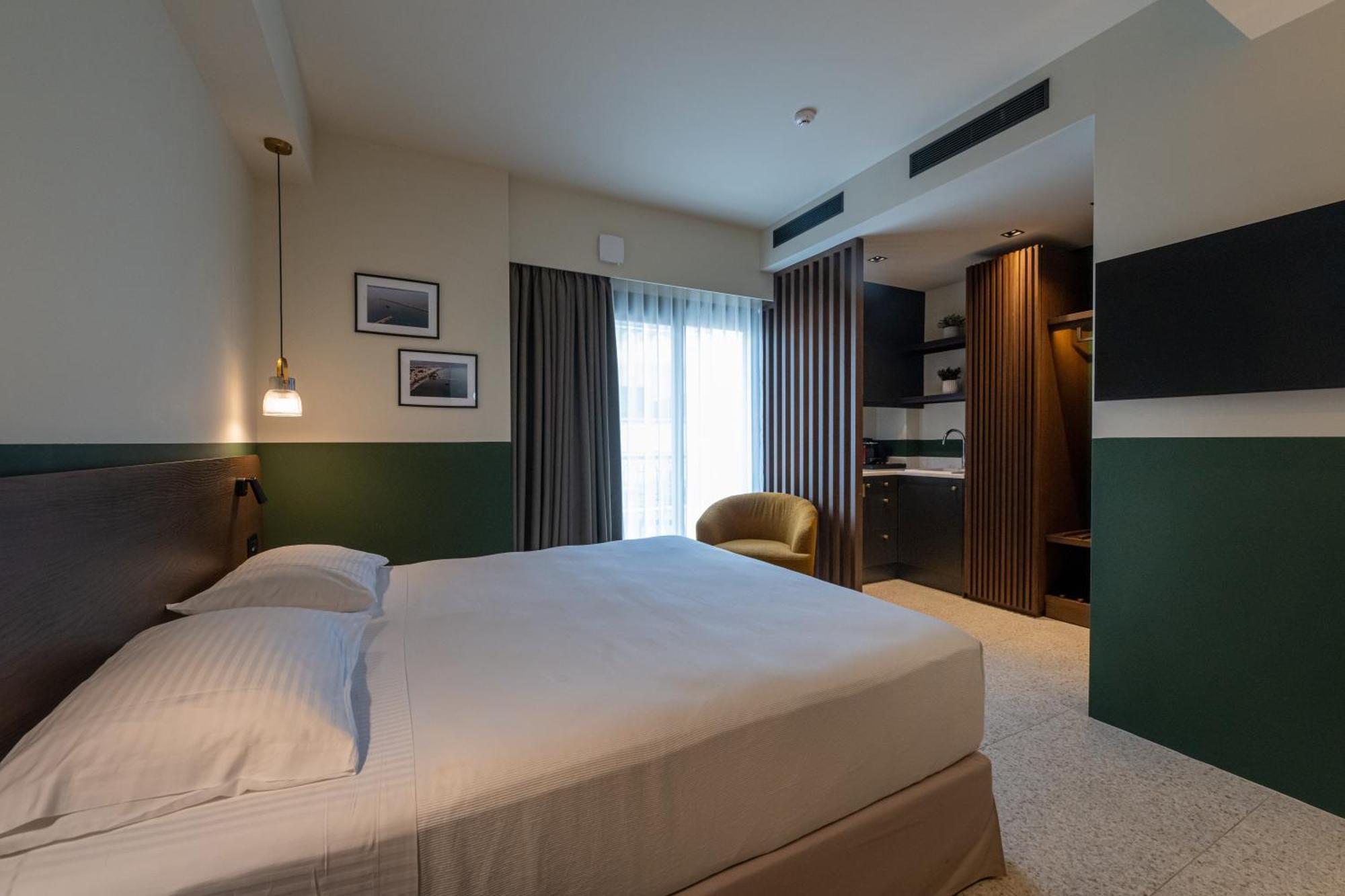 Evripidou 7 - Kalamata Mediterranean Suites エクステリア 写真