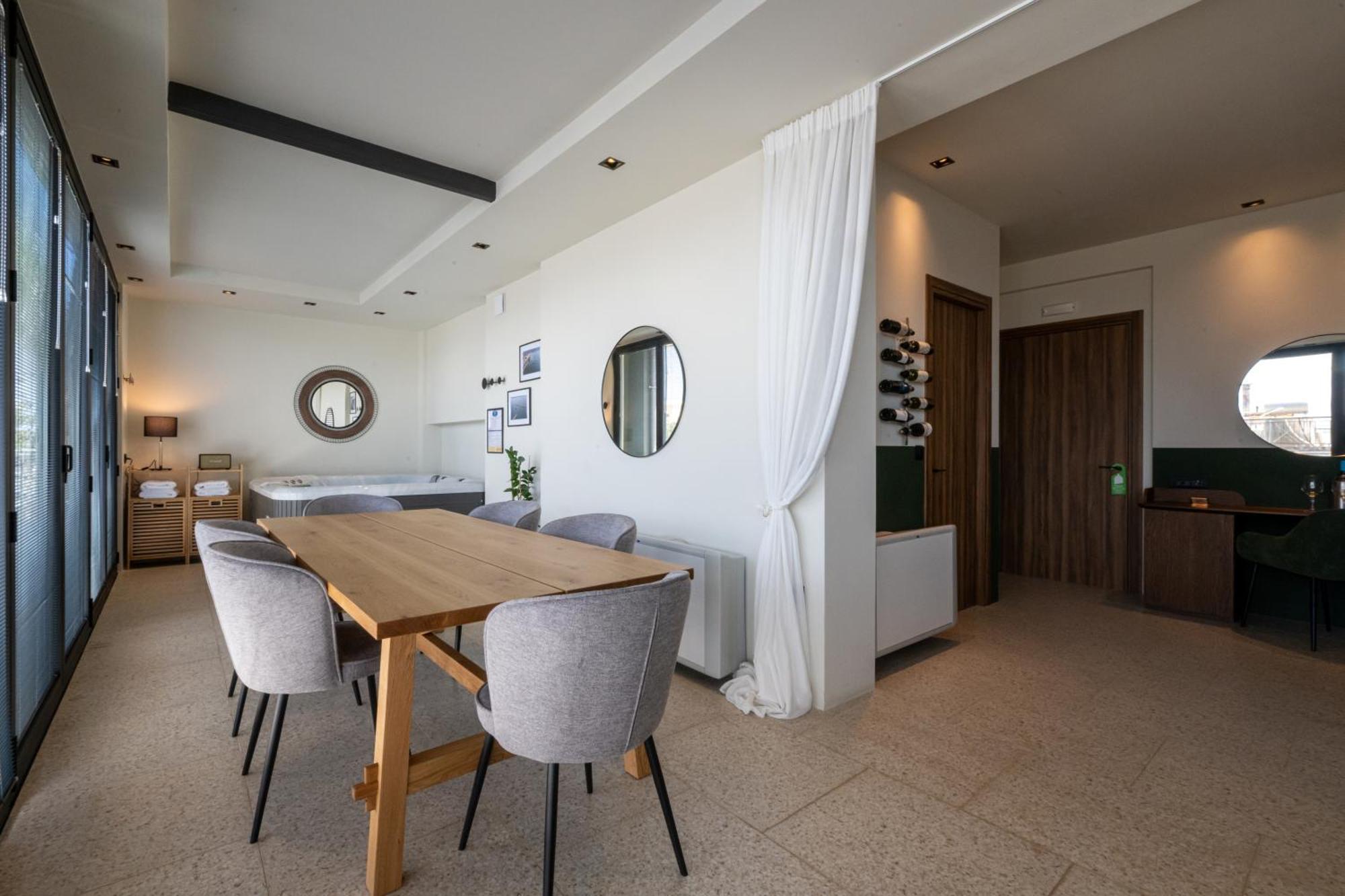 Evripidou 7 - Kalamata Mediterranean Suites 部屋 写真