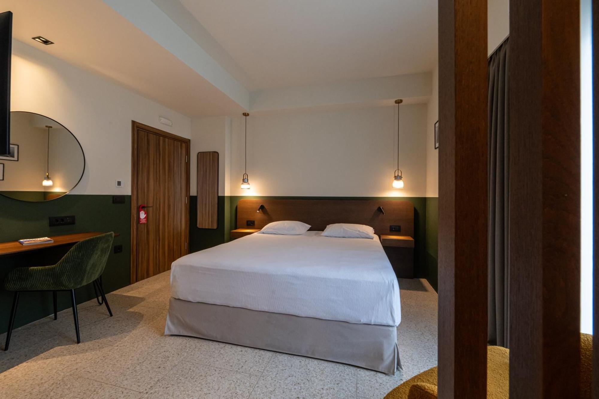 Evripidou 7 - Kalamata Mediterranean Suites エクステリア 写真