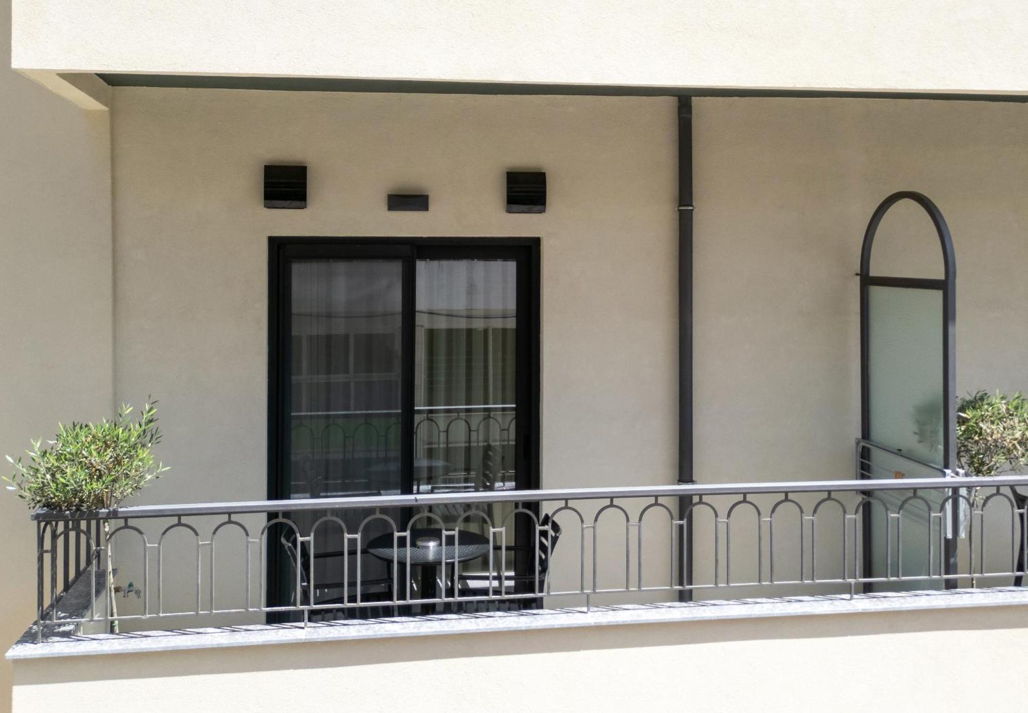 Evripidou 7 - Kalamata Mediterranean Suites エクステリア 写真
