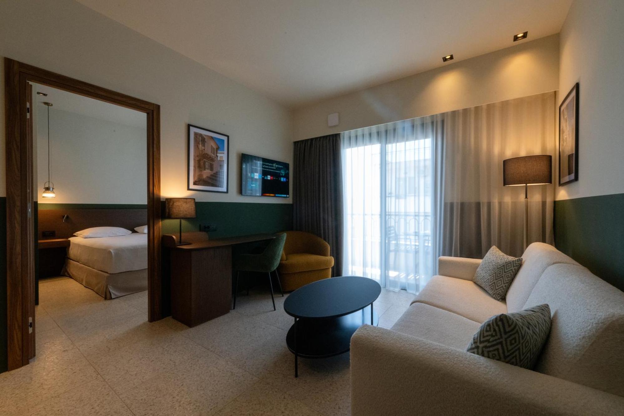 Evripidou 7 - Kalamata Mediterranean Suites エクステリア 写真