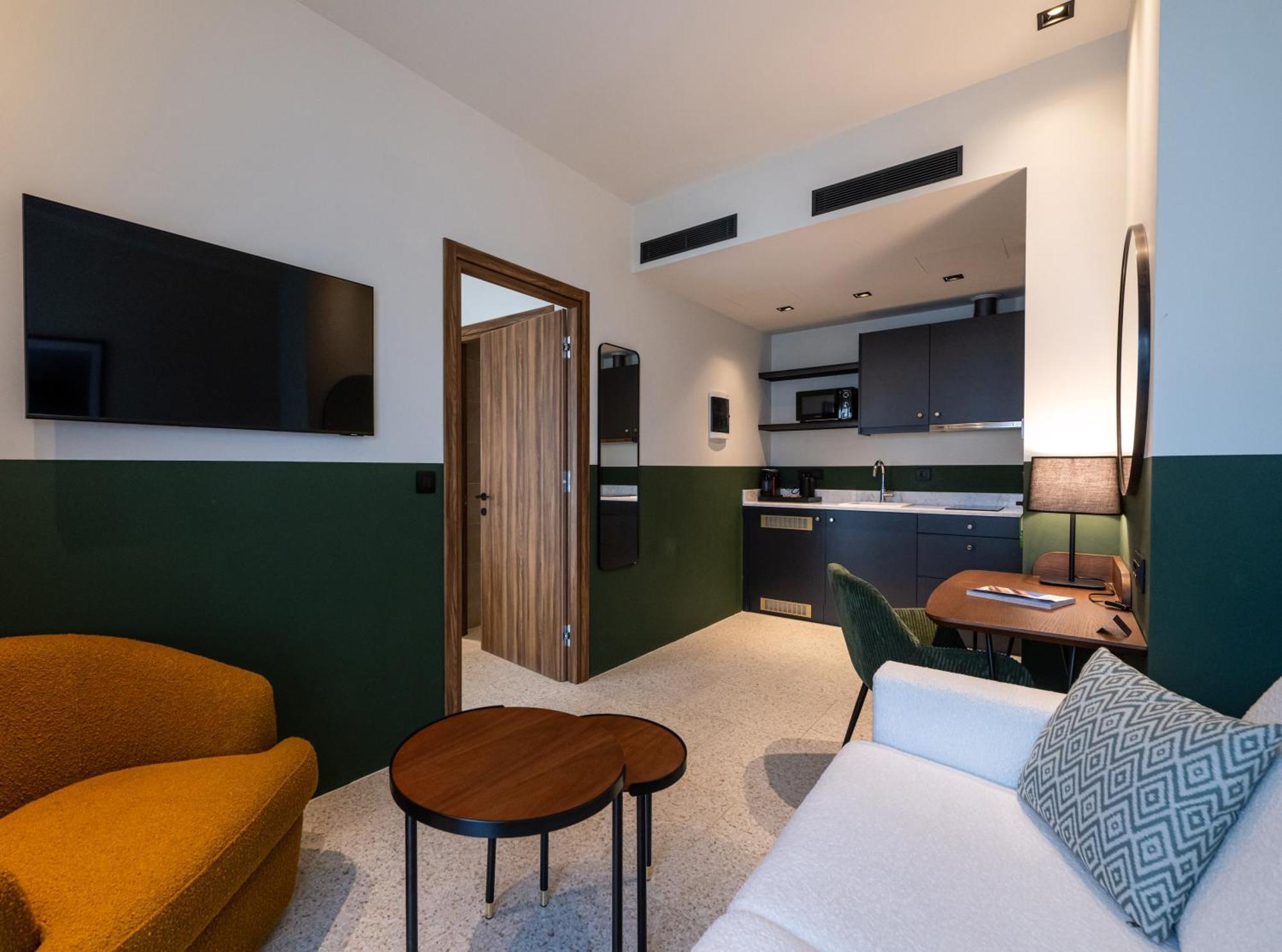 Evripidou 7 - Kalamata Mediterranean Suites エクステリア 写真