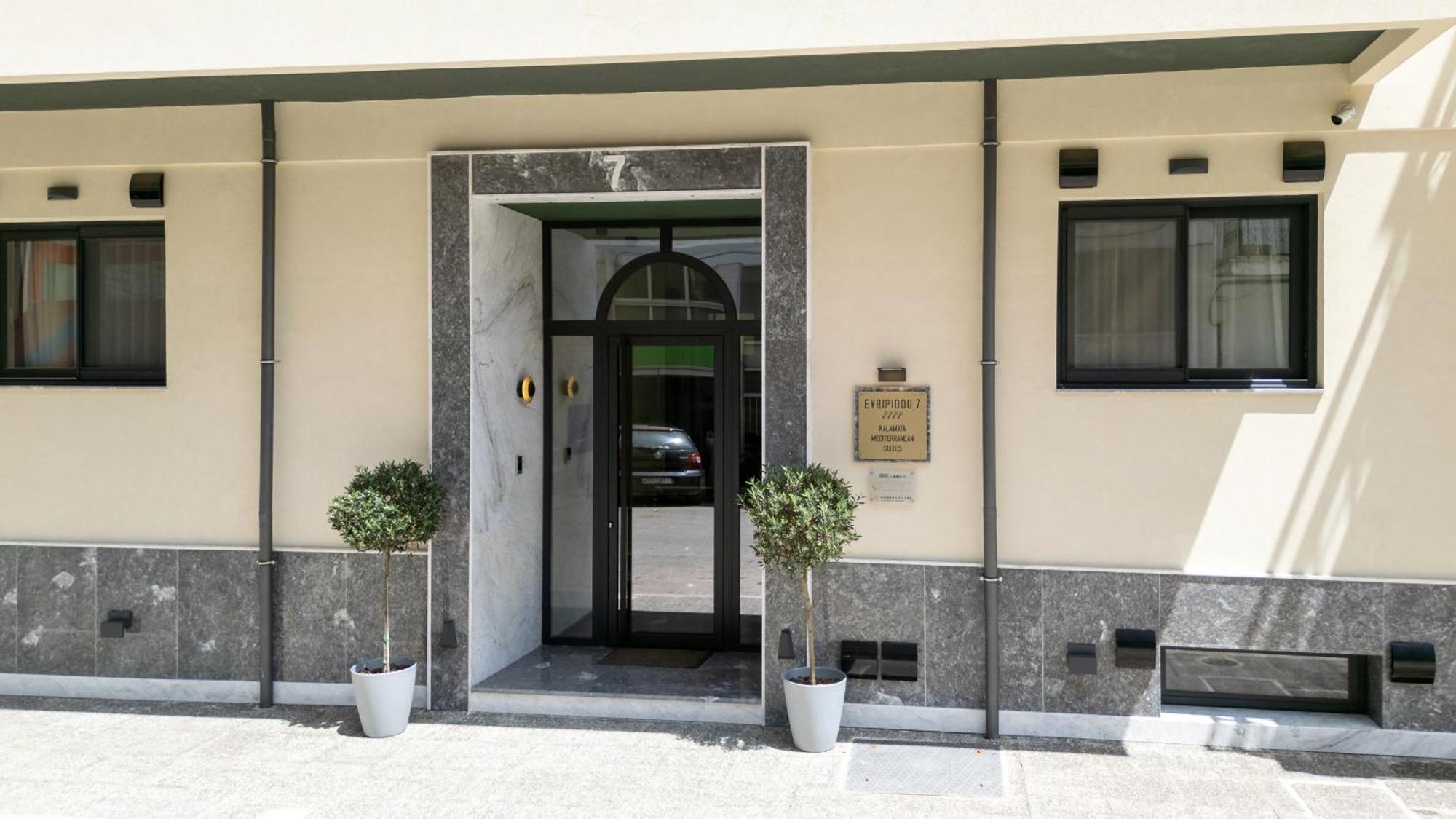 Evripidou 7 - Kalamata Mediterranean Suites エクステリア 写真